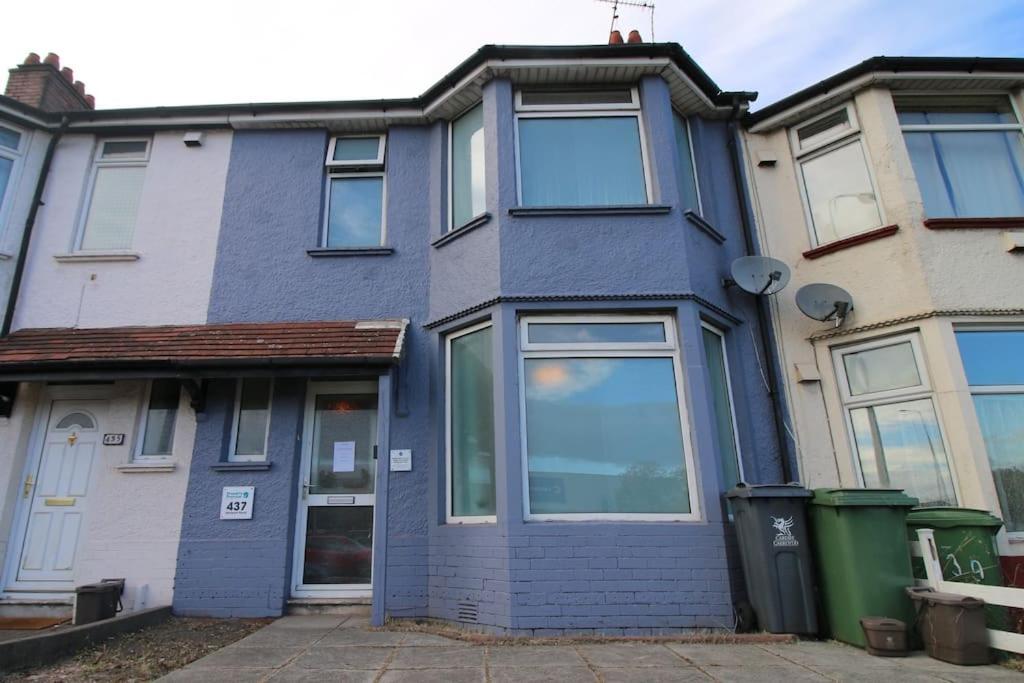 Large Modern House By Property Promise Cardiff Extérieur photo
